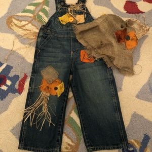 Toddler Halloween scarecrow costume